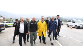 BAŞKAN ÖNTÜRK, SAHADA İNCELEMELER YAPIYOR