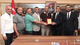 BAŞKAN AHMET SALMAN YUMUŞAK’TANREYHANLI’YA DEĞER KATANLARA VEFA