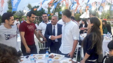 AK Parti Ramazan sofrasını Defne’de kurdu