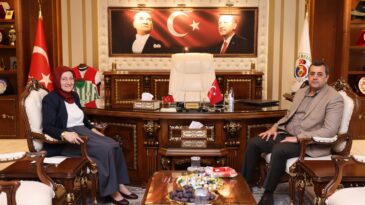 YUMUŞAK: “EĞİTİM, BİLİM VE TOPLUMSAL GELİŞİME KATKI SUNAN HER ÇALIŞMANIN YANINDAYIZ”