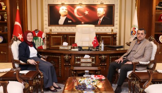 YUMUŞAK: “EĞİTİM, BİLİM VE TOPLUMSAL GELİŞİME KATKI SUNAN HER ÇALIŞMANIN YANINDAYIZ”