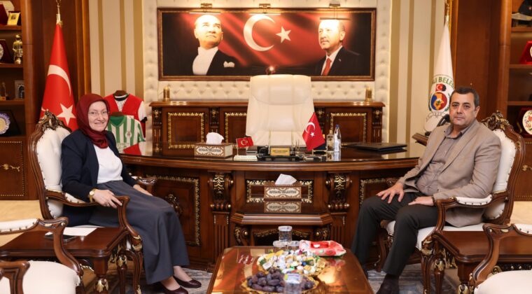 YUMUŞAK: “EĞİTİM, BİLİM VE TOPLUMSAL GELİŞİME KATKI SUNAN HER ÇALIŞMANIN YANINDAYIZ”