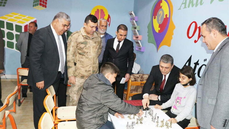 CUMHURİYET İLKOKULU’NUN KÜTÜPHANE, ZEKA OYUNLARI, KONFERANS SALONU, MİNİ SPOR SALONU, RESİM SERGİSİ AÇILIŞLARI YAPILDI