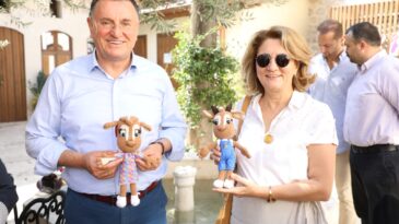 BAŞKAN SAVAŞ SANAT ATÖLYESİNDE  HATAYLI KADINLAR İLE BİR ARAYA GELDİ