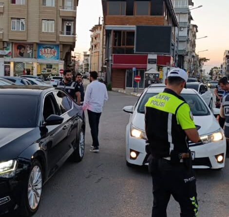Reyhanlı’da Asayiş Uygulaması: Aranan Hükümlü Yakalandı, Tarihi Sikke Ele Geçirildi