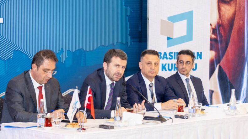 BİK GENEL MÜDÜRÜ ÇAY, İZMİR’DE BÖLGE BASINIYLA BULUŞTU