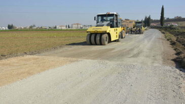 REYHANLI’DA YOL ÇALIŞMALARI DEVAM EDİYOR