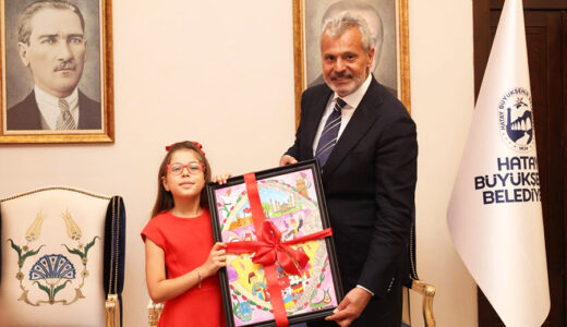 MİNİK RESSAM ASYA’NIN SÜPER KAHRAMANI: BAŞKAN ÖNTÜRK