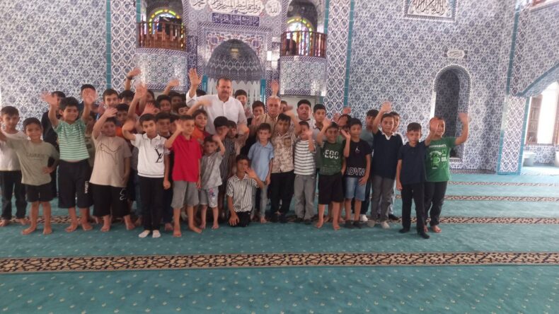 Öğrenciler harçlıklarını Gazze’deki çocuklara gönderdi