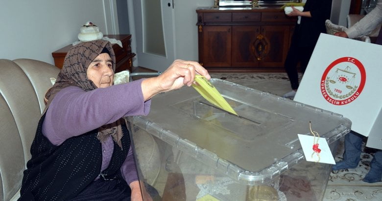 Sandık eve geliyor