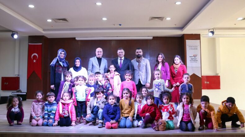 REYHANLI GÖKKUŞAĞI ANAOKULU ÖĞRENCİLERİ VE CEMİL ŞÜKRÜ ÇOLAKOĞLU ÖĞRENCİLERİNDEN  BAŞKAN SAVAŞA  ZİYARET