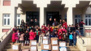 Miniklerden Suriyeli öğrencilere yardım