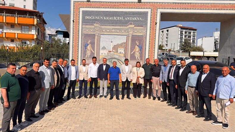 Ak Parti 15 İlçe Başkanı Bir Araya Geldi