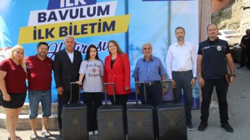 HATAY BÜYÜKŞEHİR BELEDİYESİ 15 İLÇEDE ÜNİVERSİTELİ GENÇLERE BAVUL DAĞITTI