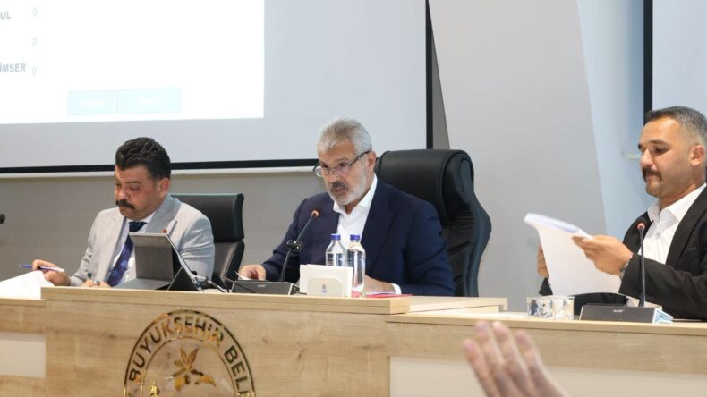 BAŞKAN MEHMET ÖNTÜRK EKİM AYI MECLİS TOPLANTISINDA KONUŞTU:“HATAY’IN KÜÇÜK SANAYİ SİTELERİNİN SORUNU AŞIYORUZ”
