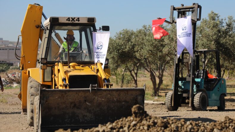 HATAY’IN İŞ MAKİNESİ OPERATÖRLERİNİ HBB YETİŞTİRİYOR