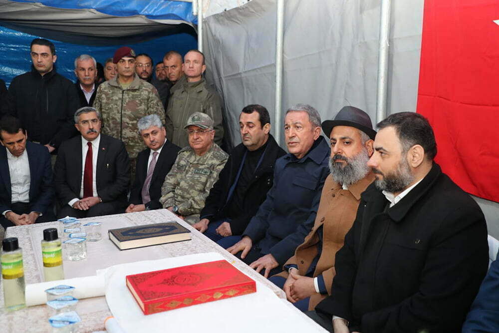 Bakan Hulusi Akar Hatay’da taziye ziyaretinde bulundu