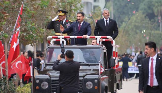 YENİDEN HAYAT BULAN ATATÜRK CADDESİ’NDE CUMHURİYET COŞKUSU