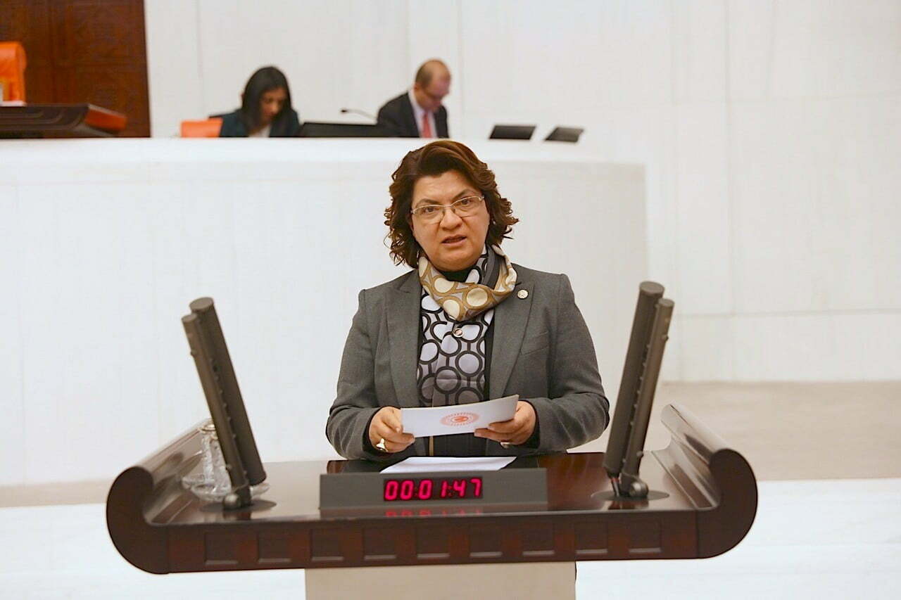 SUZAN ŞAHİN: MİLYONLARCA ÇOCUK KREŞE GİDEMİYOR, KREŞ YOK ANNELER EVE HAPİS..!