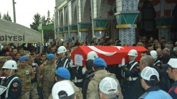 KAHRAMAN ŞEHİDİMİZ TEKBİRLER VE DUALARLA EBEDİYETE UĞURLANDI