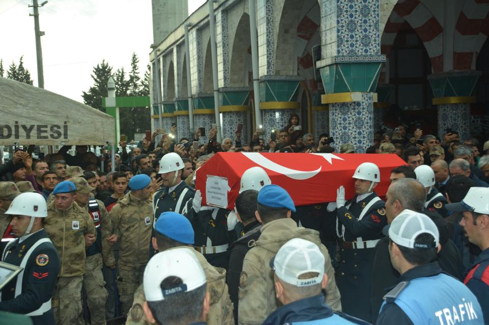 KAHRAMAN ŞEHİDİMİZ TEKBİRLER VE DUALARLA EBEDİYETE UĞURLANDI