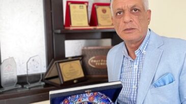 HAYIRSEVER TEMEL, ÖDÜLE DOYMUYOR