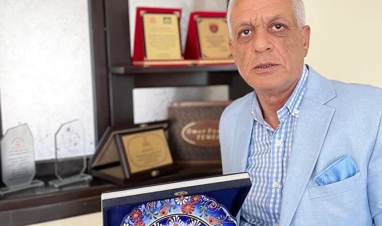 HAYIRSEVER TEMEL, ÖDÜLE DOYMUYOR