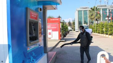 REYHANLI BELEDİYESİ DEZENFEKTE ÇALIŞMASINI SÜRDÜRÜYOR