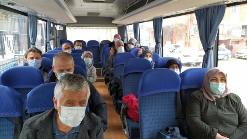 Karantinadaki umrecilerin otobüslerle yuvalarına dönüş yolculuğu başladı