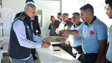 BAŞKAN ÖNTÜRK, YANGIN KAHRAMANLARINI ZİYARET ETTİ