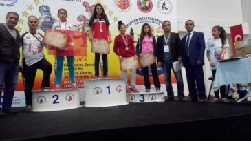 BAŞKAN SAVAŞ’IN SPORA VE SPORCUYA VERDİĞİ EMEKLER  BAŞARILARLA TAÇLANIYOR