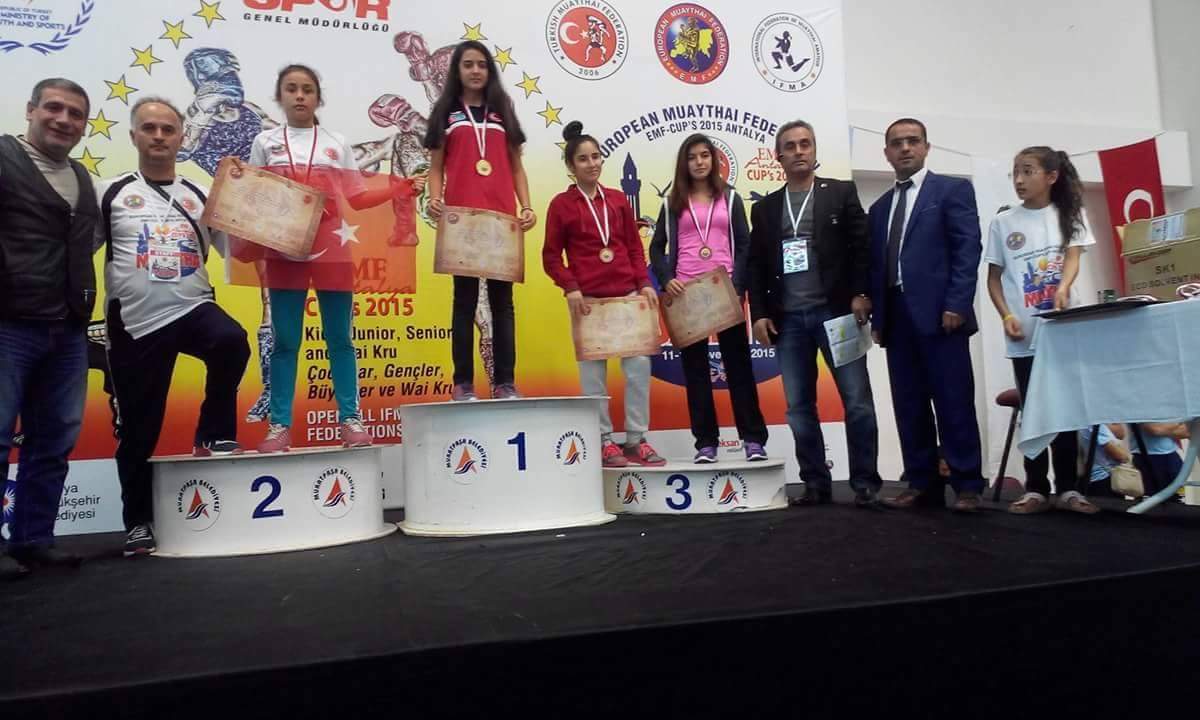 BAŞKAN SAVAŞ’IN SPORA VE SPORCUYA VERDİĞİ EMEKLER BAŞARILARLA TAÇLANIYOR