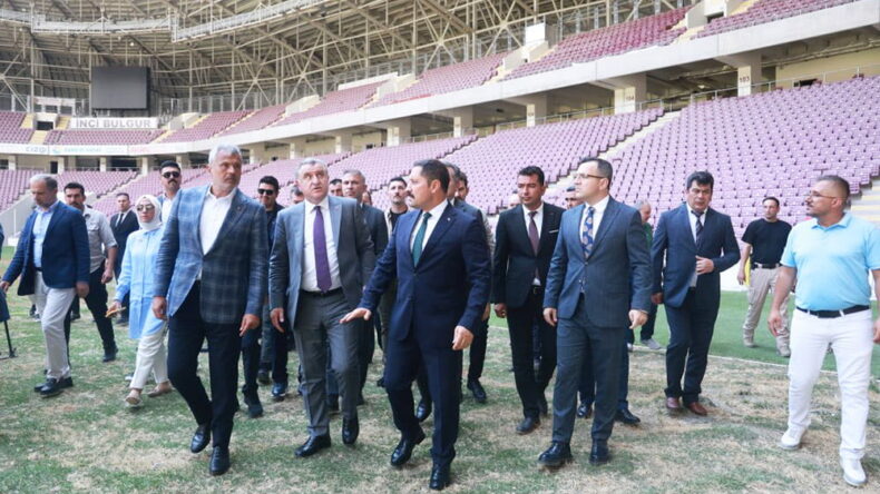 BAK: “HATAYSPOR’UN YENİ SEZONDA MAÇLARINI HATAY’DA OYNAMASI İÇİN GAYRET EDİYORUZ”