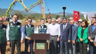 BAKAN YUMAKLI, TAHTAKÖPRÜ BARAJI SULAMA HATTI ÇALIŞMALARINI İNCELEDİ