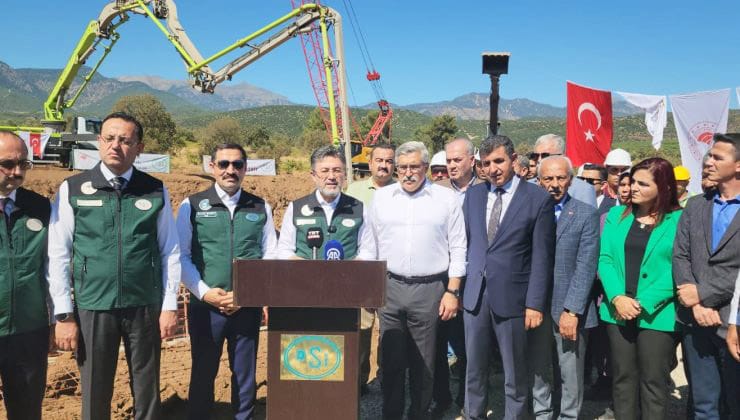 BAKAN YUMAKLI, TAHTAKÖPRÜ BARAJI SULAMA HATTI ÇALIŞMALARINI İNCELEDİ