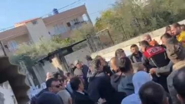 REYHANLI’DA TAZİYE ÇADIRINA SİLAHLI SALDIRI DÜZENLENDİ  