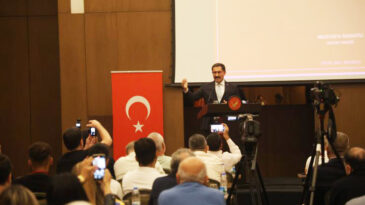 HATAY’DA DEPREMİN İZLERİ 190 BİN BAĞIMSIZ BÖLÜMLE SİLİNECEK