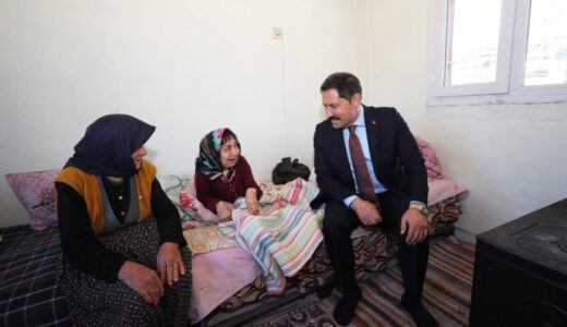 61 YAŞINDAKİ ENGELLİ KIZININ VALİ’YLE SOHBETLERİ  YÜREKLERİ ISITTI