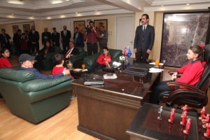 BAŞKAN SAVAŞ'IN KOLTUĞUNA SEVGİ SU YILMAZ OTURDU (12)