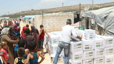 İhh Suriye’ye 7 Ayda 1805 Yardım Tırı Gönderdi