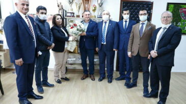 DİŞ HEKİMLERİNDEN LÜTFÜ SAVAŞ’A ANLAMLI ZİYARET