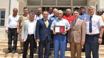 TSKGV’na nakdi bağışta bulunan Ali Konmaz’a  altın madalya ve berat verildi