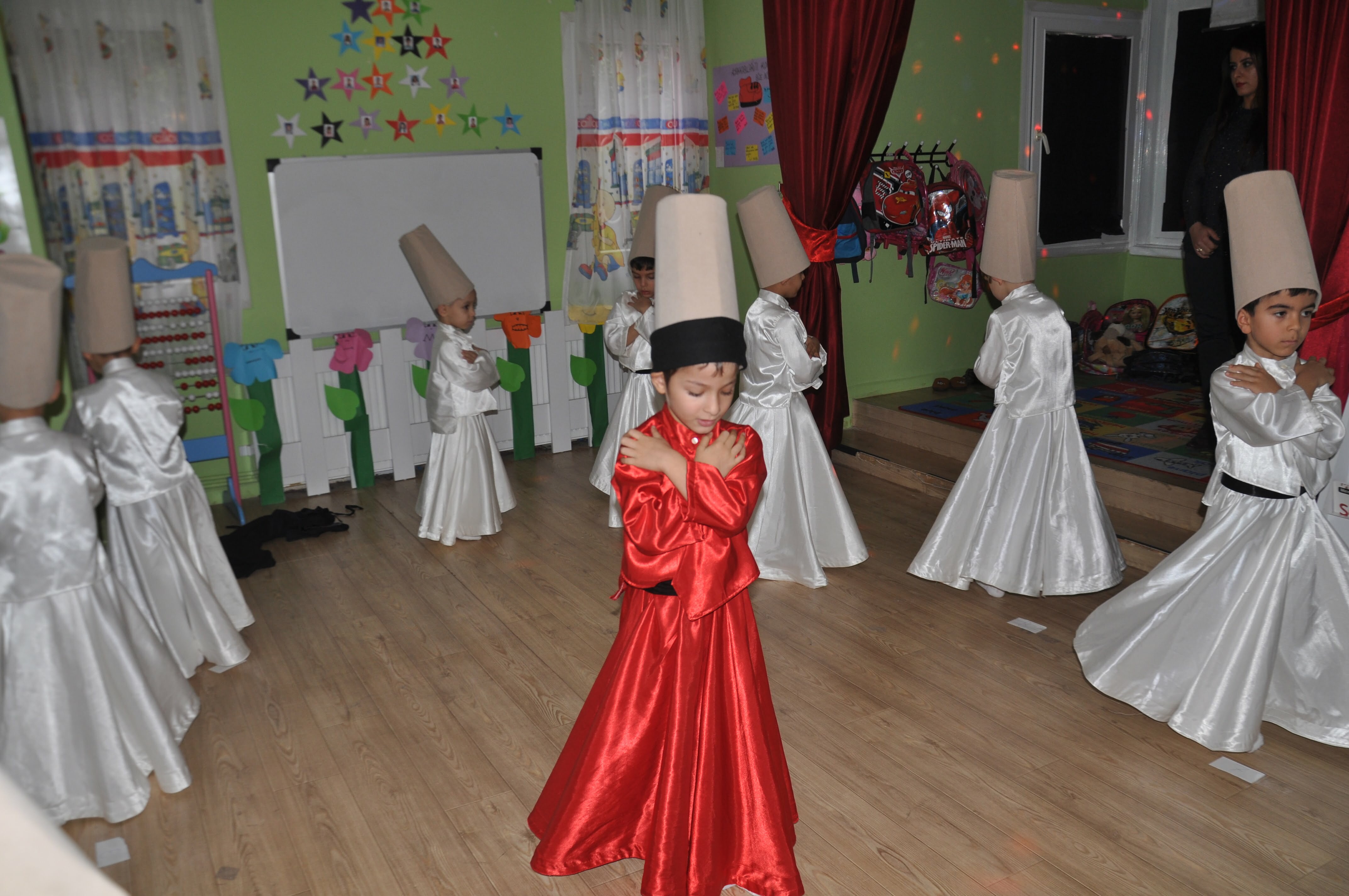 MİNİKLERDEN MEVLANA ANMA ETKİNLİĞİ