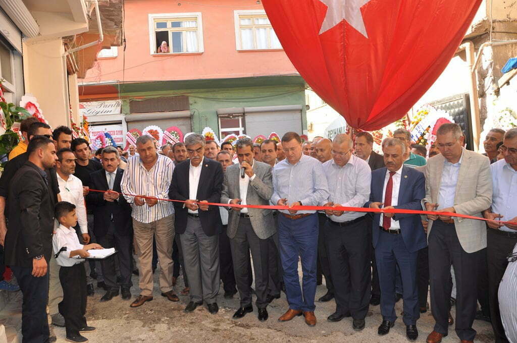 11 MAYIS ŞEHİTLER DERNEĞİ TÖRENLE AÇILDI