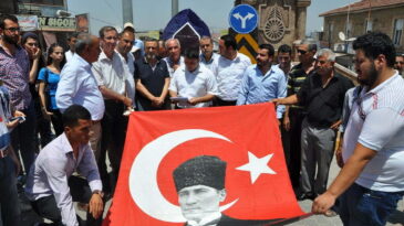 Reyhanlı CHP Gençlik Kollarından Suruç Tepkisi