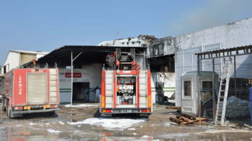İHH Lojistik Merkezi’ndeki Yangın Söndürüldü