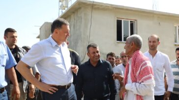 ZEYTİN DİYARI ALTINÖZÜ’NDE BAŞKAN SAVAŞ’A SICAK KARŞILAMA