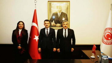ÇİFTÇİLERİN SORUNUNU  BAKAN’A İLETTİLER