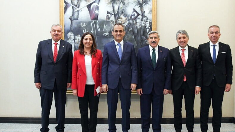 KIRIKHAN’A FEN LİSESİ AÇILIYOR