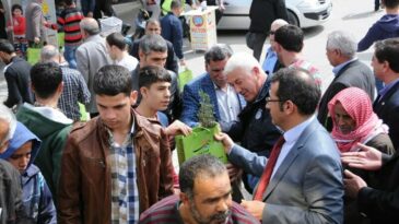 HBB, FİDANLARI 11 MAYIS ŞEHİTLERİ İÇİN DAĞITTI